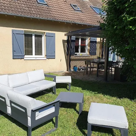 50m2 Independant Dans Maison Familiale Apartment