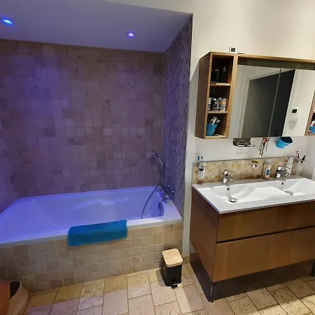 Apartment 50m2 Independant Dans Maison Familiale
