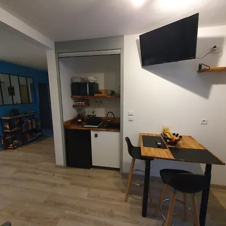Daire 50m2 Independant Dans Maison Familiale Arnage