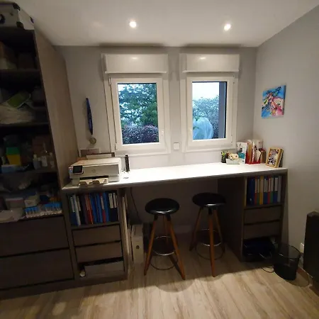 50m2 Independant Dans Maison Familiale Apartment